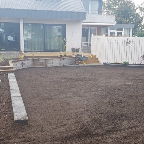 Gróðursetning á tré og runnum