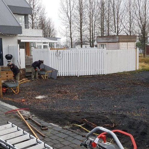 Grófhreinsun á lóð