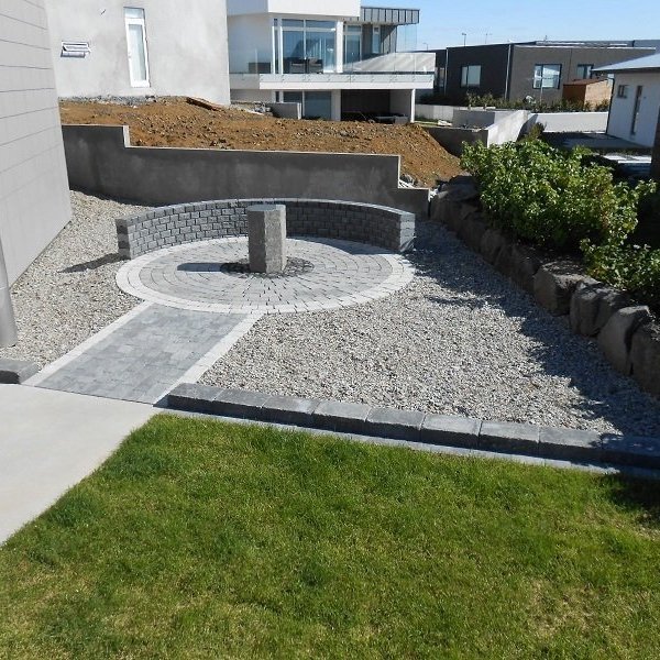 Garðhönnun og framkvæmd Leiknir Ágústsson skrúðgarðyrkjumeistari